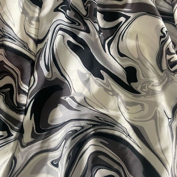 NWT SO Size Medium Shortie High Rise The Sporty Short Swirl of grays and white - Picture 7 of 7